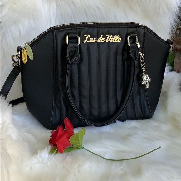 lux de ville Handbags - NWOT- LUX DE VILLE lrg black purse with skull
